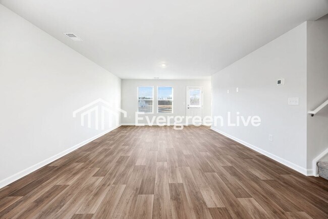 Building Photo - 1606 King Oaks Lp