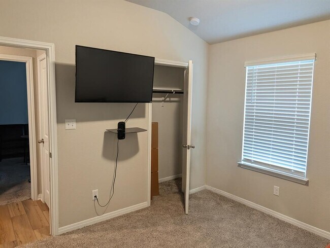 Building Photo - 1015 Bluejack Wy