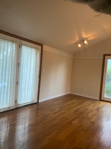 Building Photo - 130 Lily Vine Ln
