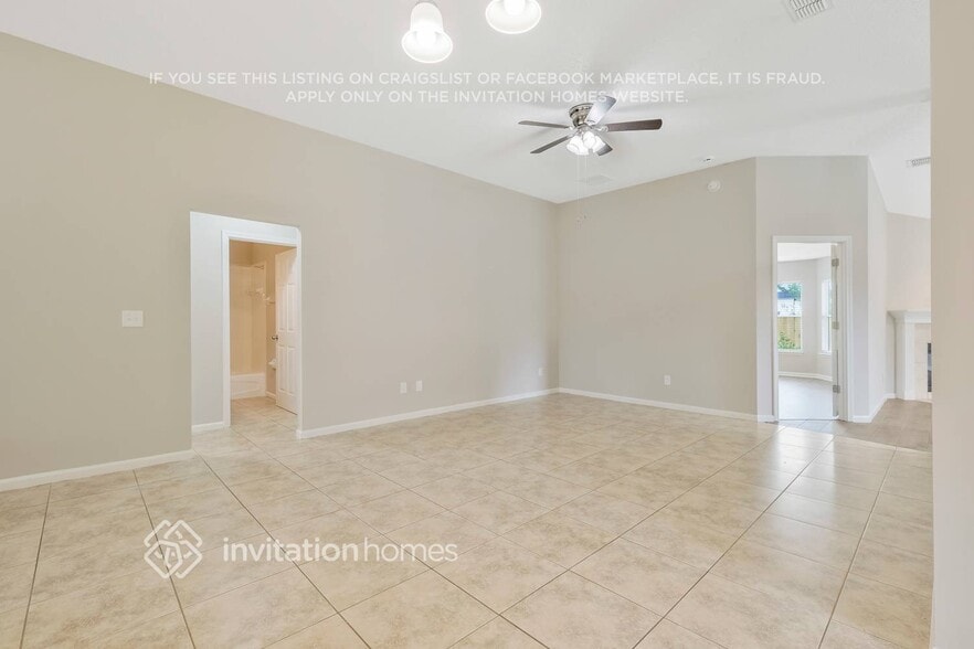 Building Photo - 1800 Northglen Cir