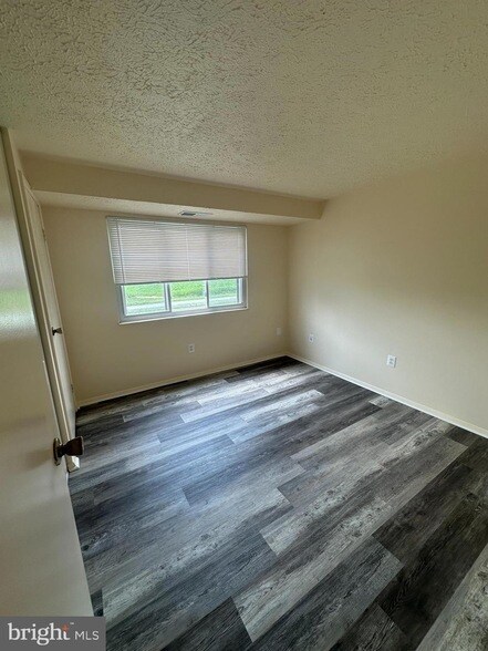 Building Photo - 550G Heather Ridge Dr