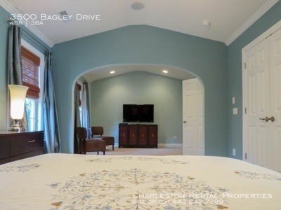 Building Photo - 3500 Bagley Dr