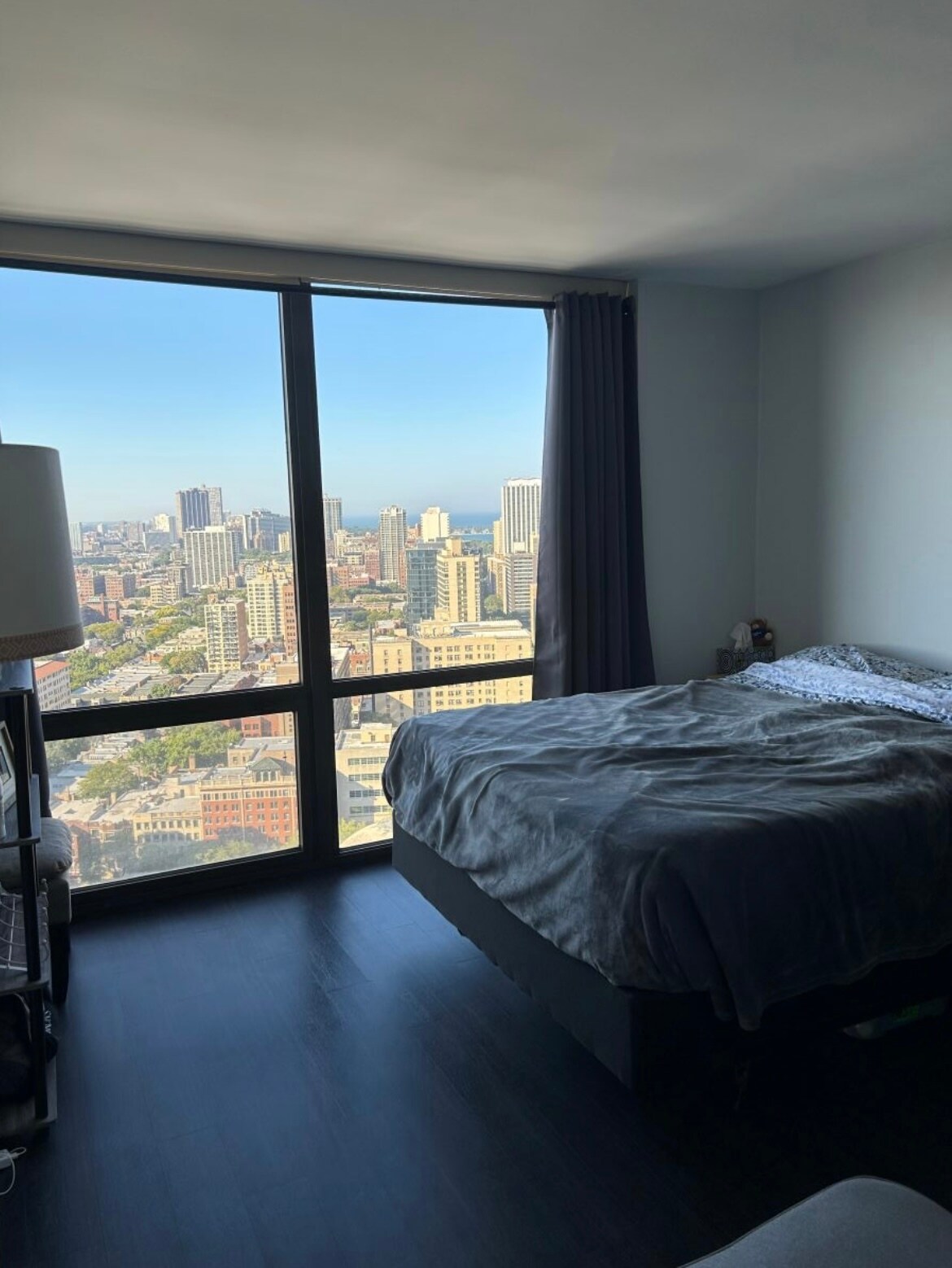 Building Photo - 2650 N Lakeview Ave