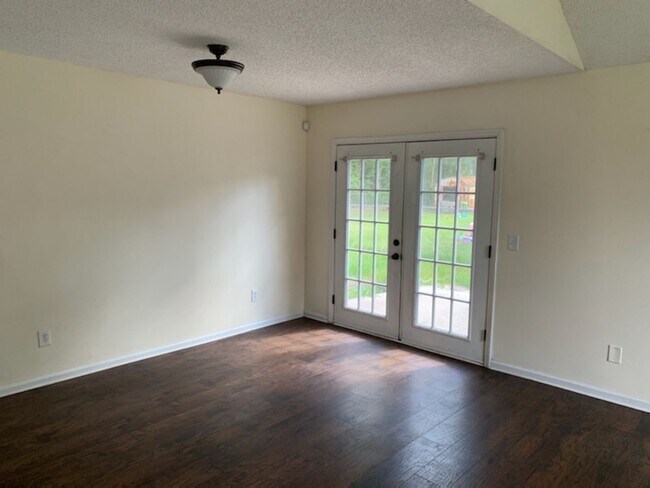 Building Photo - 706 Timber Ridge Trail