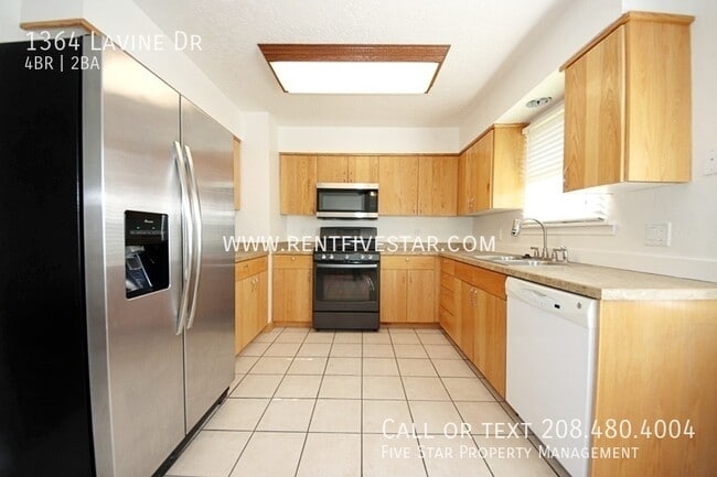 Building Photo - 1364 Lavine Dr