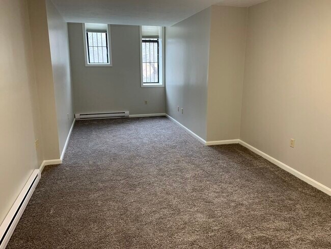 Building Photo - 1098 Stafford St