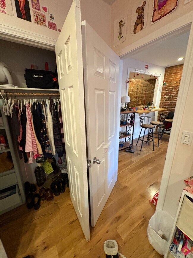 Building Photo - 204 Northampton St