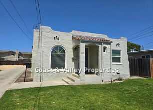 Building Photo - 226-228 Lang Street, Salinas, CA 93901