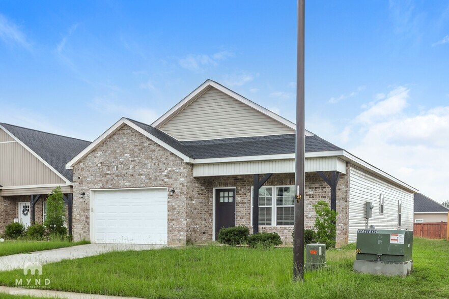 Building Photo - 219 Beau Claire Cir