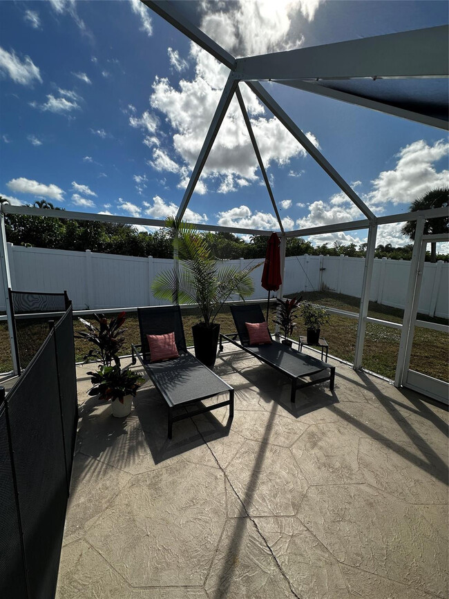 Building Photo - 6860 Calle Del Paz S