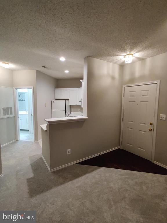 Building Photo - 13058 Autumn Woods Way