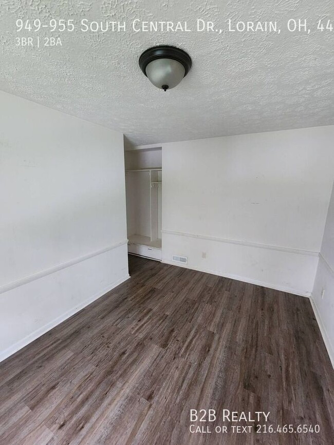 Building Photo - 949-955 South Central Dr., Lorain, OH, 440...