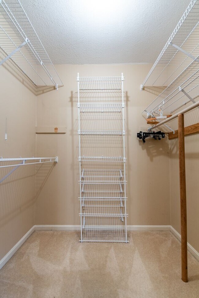 Building Photo - Awesome ranch home in Farmgate Subdivision