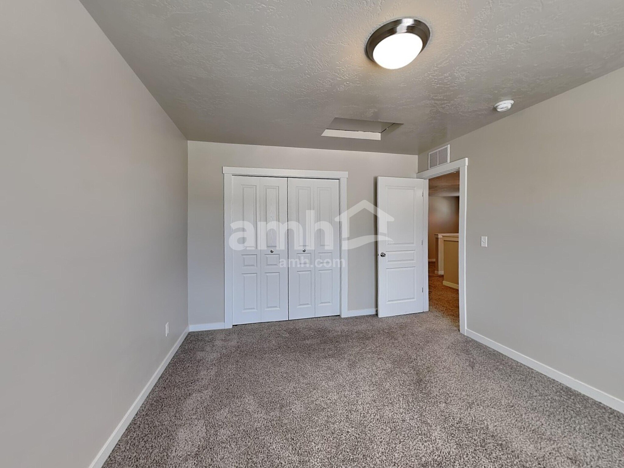 Building Photo - 9860 W Mossywood Dr
