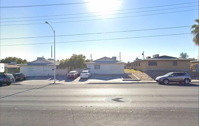 Primary Photo - 1824 E Bonanza Rd