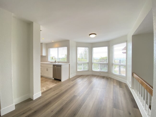 Building Photo - Spacious Home in La Costa with Nice View!!