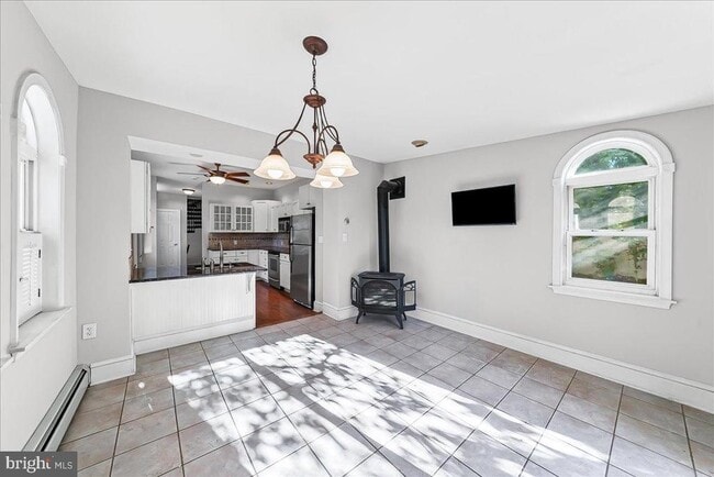 Building Photo - 240 W Miner St