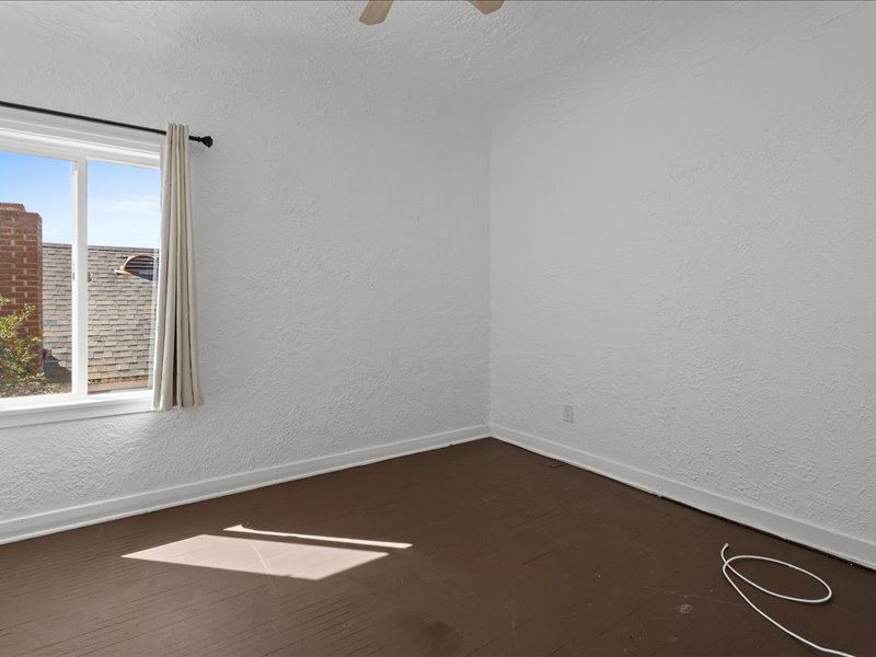 Building Photo - 1635 McCollum St