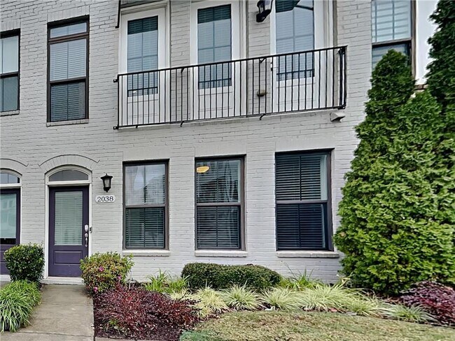 Building Photo - 2038 Rockledge Rd NE