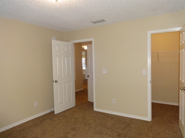 Building Photo - 9868 Oxford Station Drive