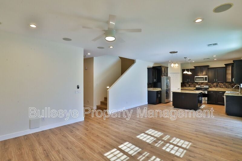 Building Photo - 7321 N 89th Dr