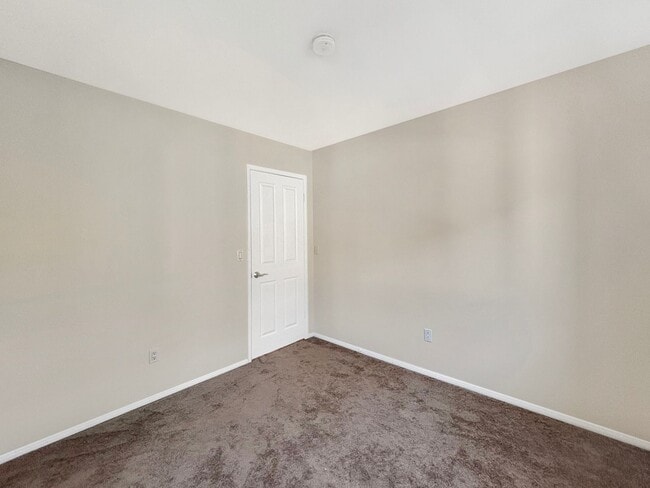 Building Photo - Beautiful 5BD/3BA 2-Story House in Tierras...