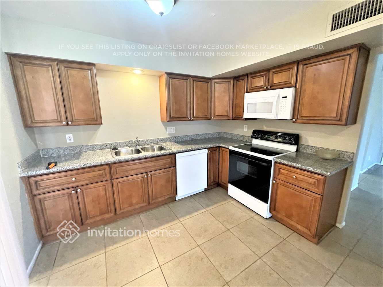 Building Photo - 6618 S 44th Pl