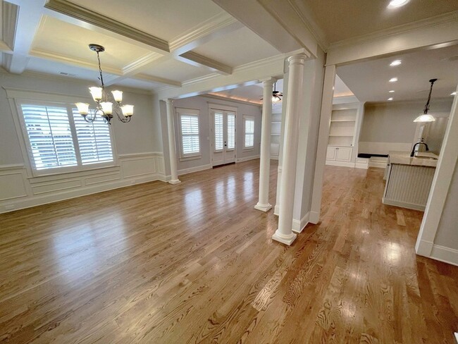 Building Photo - 1820 Enclave Hollow Ln E