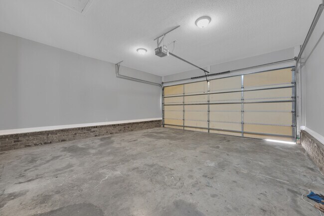Building Photo - 472 Prairie Field Dr