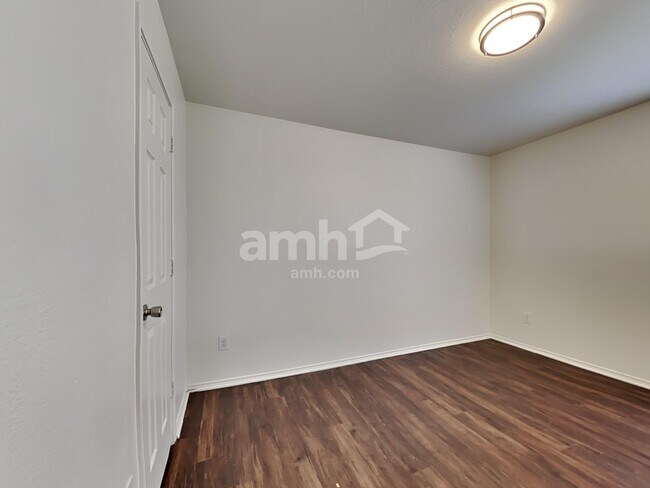 Building Photo - 12513 Shine Ave