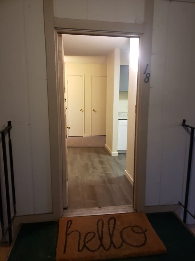 Entryway - 4260 Clayton Rd