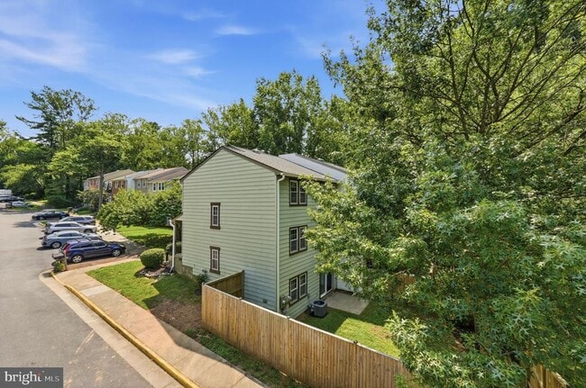 Building Photo - 10065 Chestnut Wood Ln