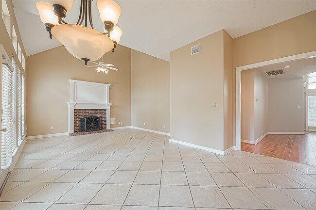 Building Photo - 13135 Finch Brook Dr