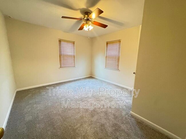 Building Photo - 6403 Inlet Ct