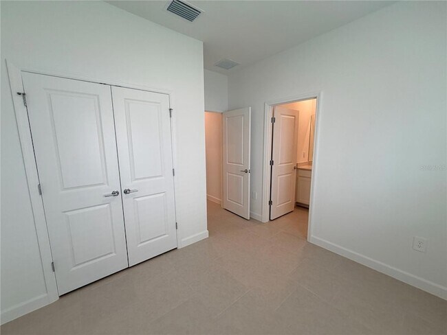 Building Photo - 3917 Passion Vine Dr