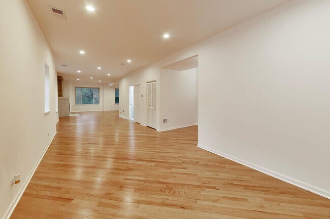 Building Photo - 1301 N Oakley Blvd