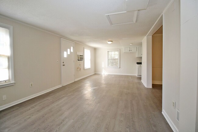 Building Photo - PRE-LEASING for 2025! 3 Bedroom, 2 Bath - ...