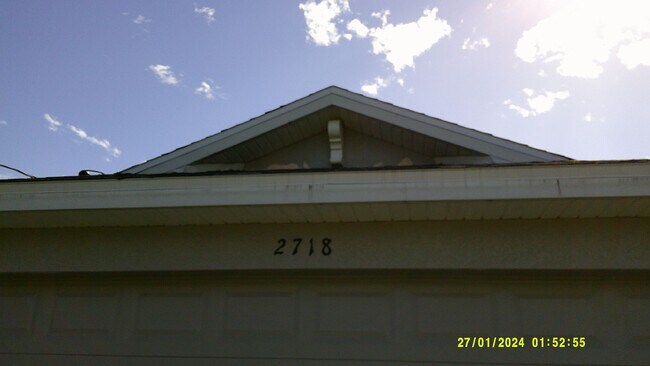 Building Photo - Available in April! Nice 3/2/2 Across From Jim Jeffers Park and Oasis North School