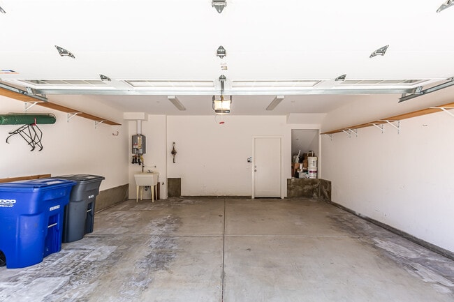 Building Photo - 7726 Ivanhoe Ave