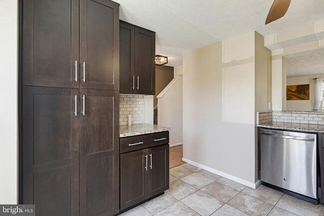 Building Photo - 9402 Granite Hill