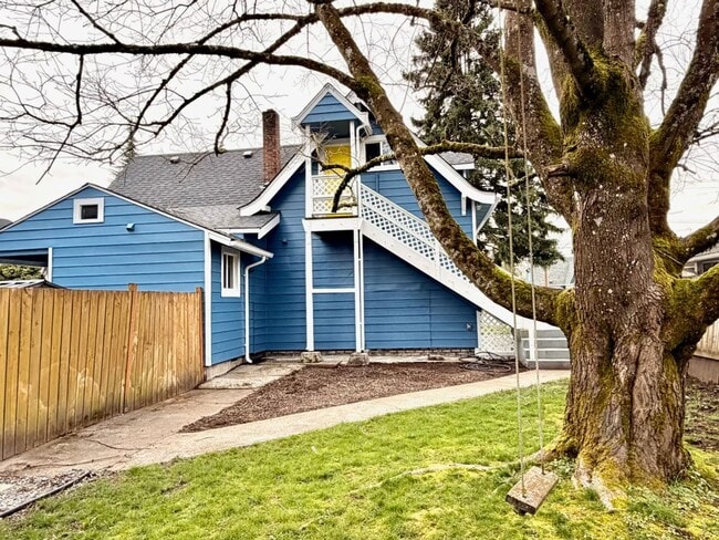 Building Photo - Rare Find! Private Yard + Firepit | Upstairs 1BR with Separate Entrance