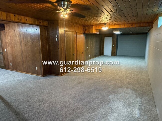 Building Photo - Rambler with Open Floor Plan Available Now...