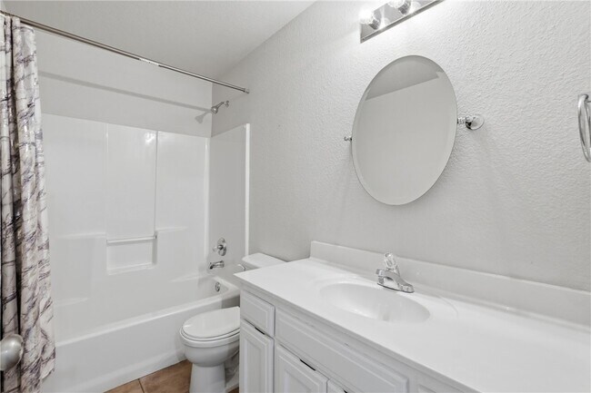 Building Photo - 3402 SW Windrift Ave