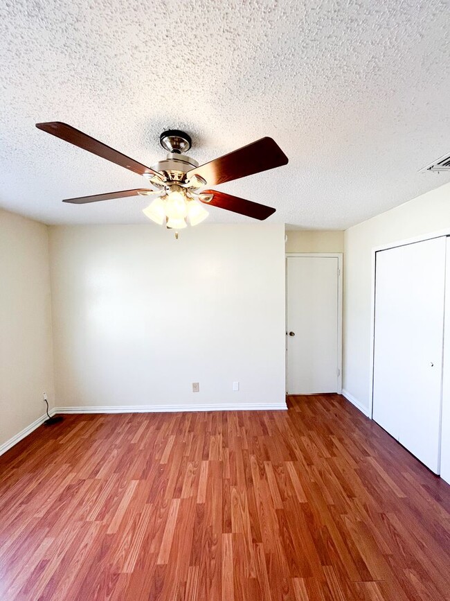 Building Photo - Available NOW!!!! This charming 1 story, 3 bedroom, 2 bath house could be your next home! Beautif...