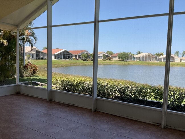 Building Photo - 364 Sunview Way