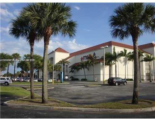 Building Photo - 10845 SW 112th Ave