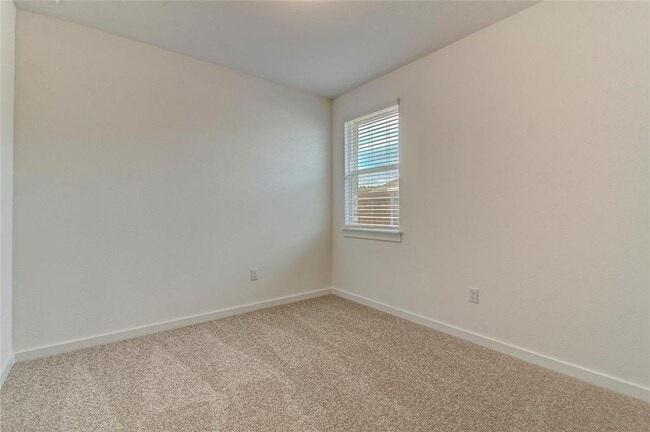 Building Photo - 681 Peace Pipe Way