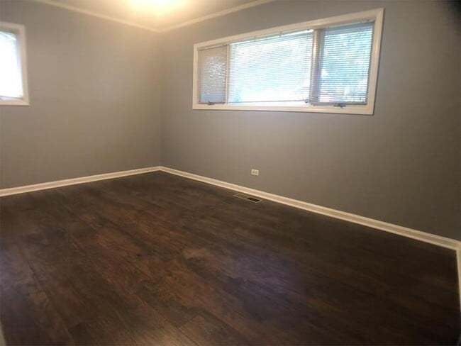 Building Photo - Single Family Two Bedroom