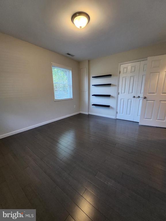 Building Photo - 6205 Yosemite Dr