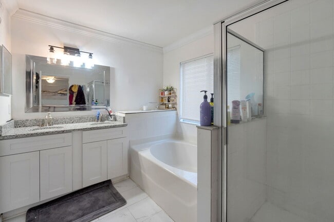 Building Photo - 12949 Fennway Ridge Dr